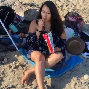 Meet your Posher, Damaris